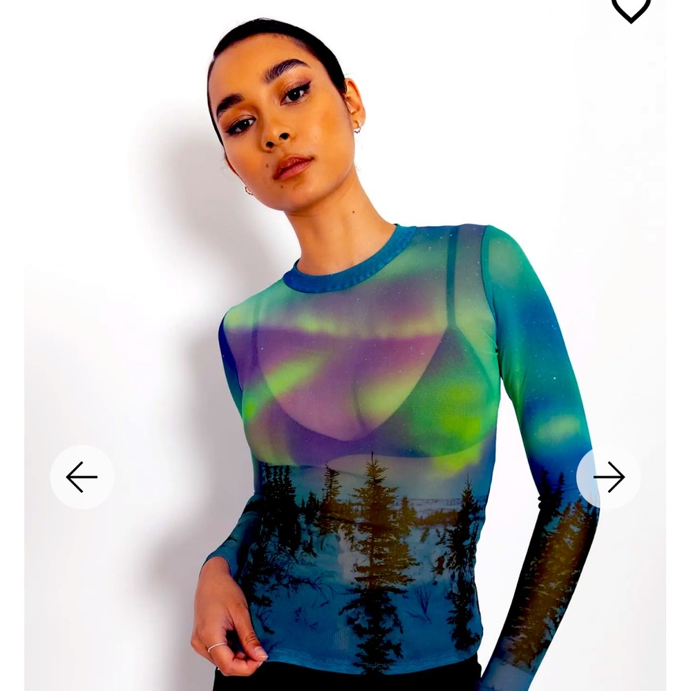ISO northern light blackmilk top
